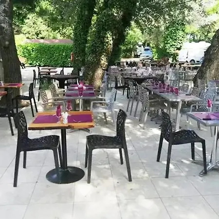 Kemping Mobil Avec Terrasse - 6 Pers. - Api-1-52-1971 *